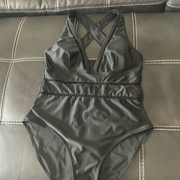 Full Swimsuit Black Size XL - Picture 1 of 4